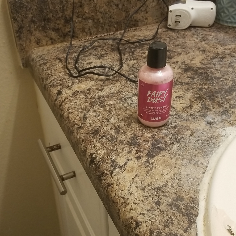 Lush Fairydust shimmer dusting powder